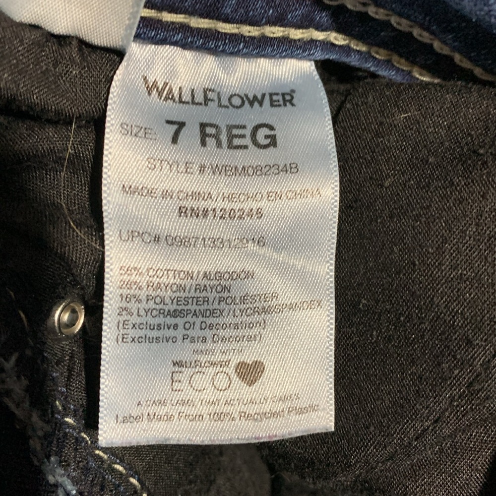 Wallflower Jeans 7 Reg Jr Blue Stretchy Bootcut Embroidered Back Flap Pockets - Picture 14 of 15